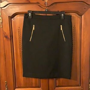 Michael kors skirt black and gold size 6